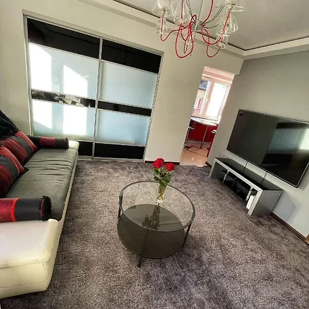 Luxury Red By Marta Apartment
