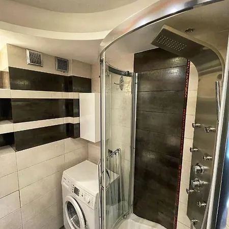 Luxury Red By Marta Apartment